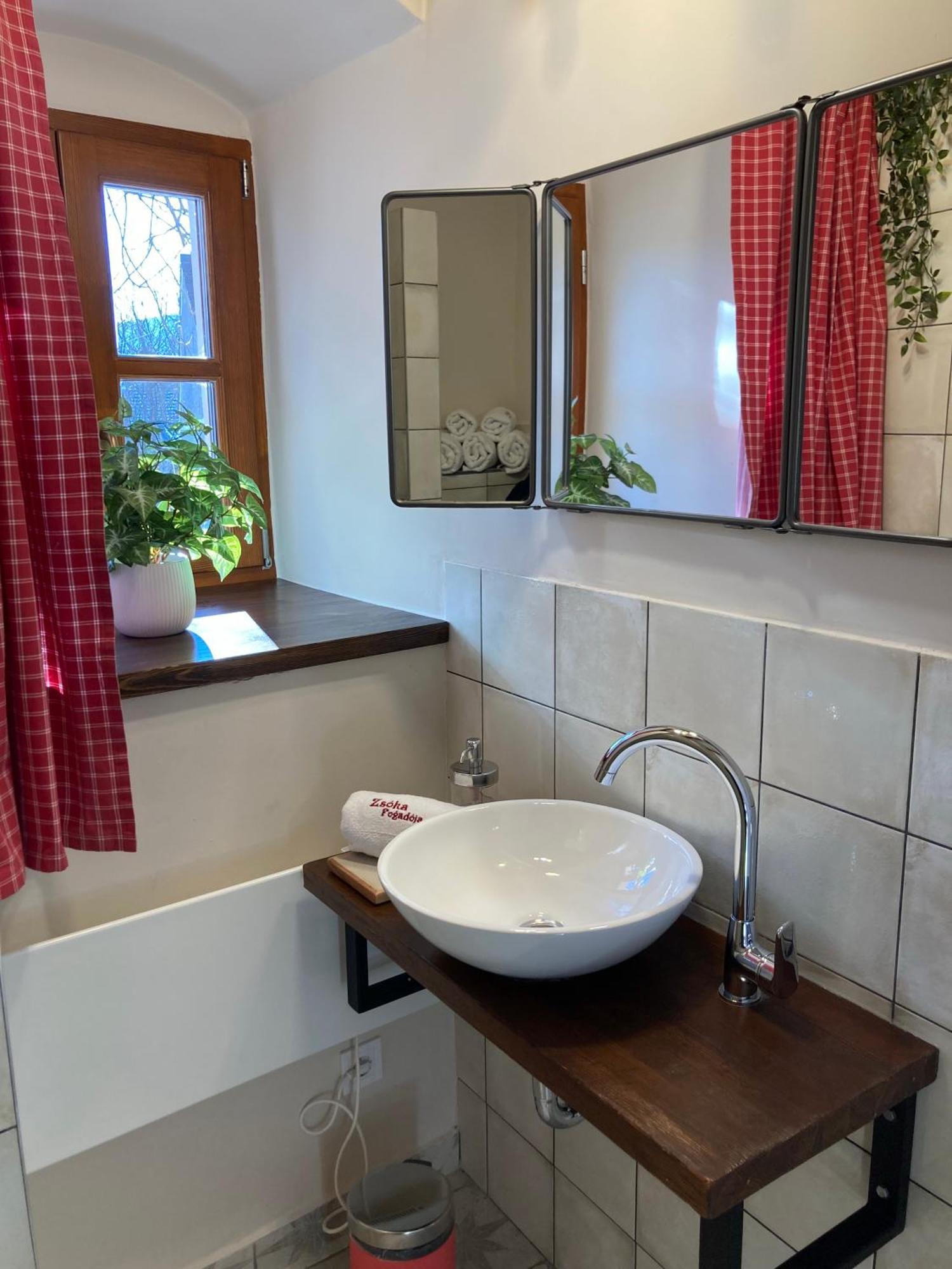 Zsoka Fogadoja Aparthotel Szentantalfa Εξωτερικό φωτογραφία